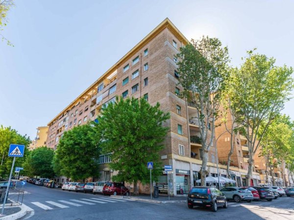 appartamento in vendita a Roma in zona Ostiense