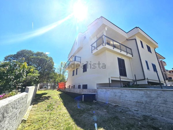 appartamento in vendita a Roma in zona Tor Bella Monaca
