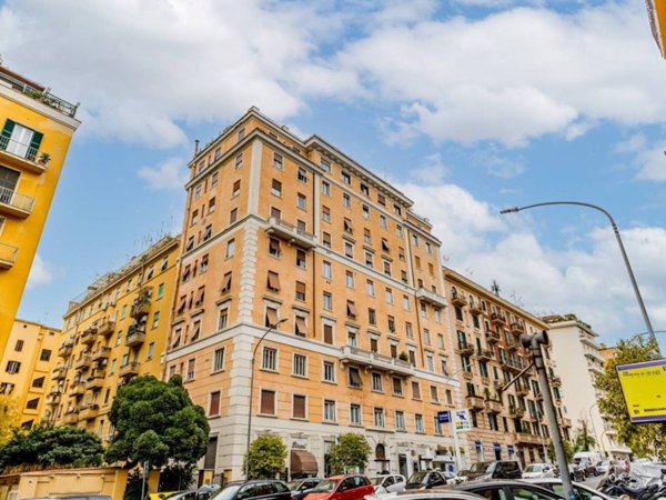 appartamento in vendita a Roma in zona Appio Latino