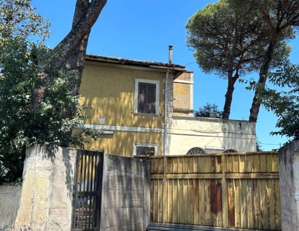 casa indipendente in vendita a Roma in zona Della Vittoria