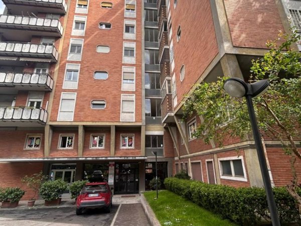 appartamento in vendita a Roma in zona EUR