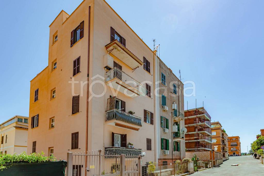 appartamento in vendita a Roma in zona Prenestino-Centocelle
