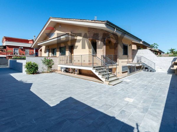 casa indipendente in vendita a Roma in zona EUR