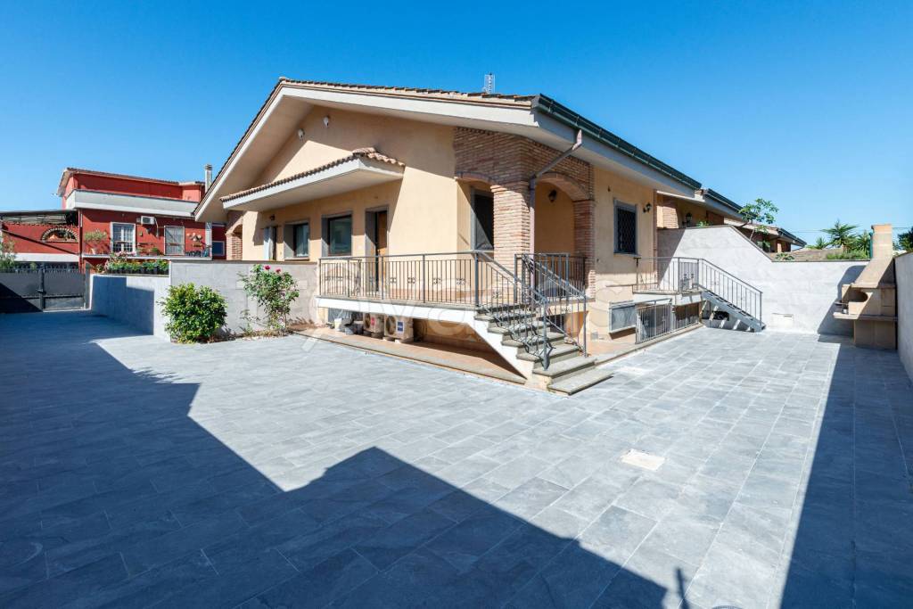 casa indipendente in vendita a Roma in zona EUR