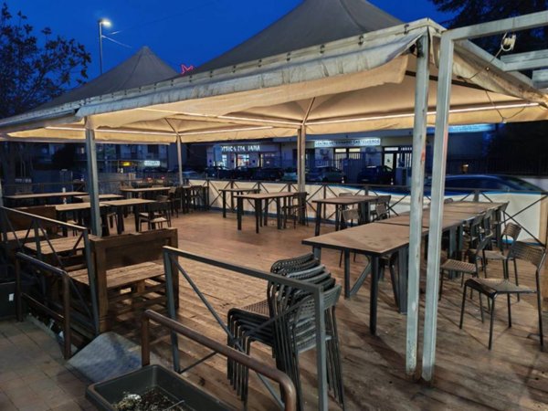 negozio in vendita a Roma in zona Lunghezza