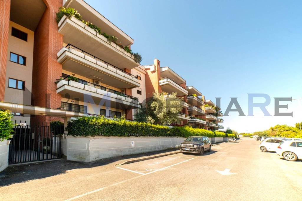 appartamento in vendita a Roma in zona Tor di Quinto