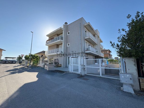 appartamento in vendita a Roma in zona Castelverde
