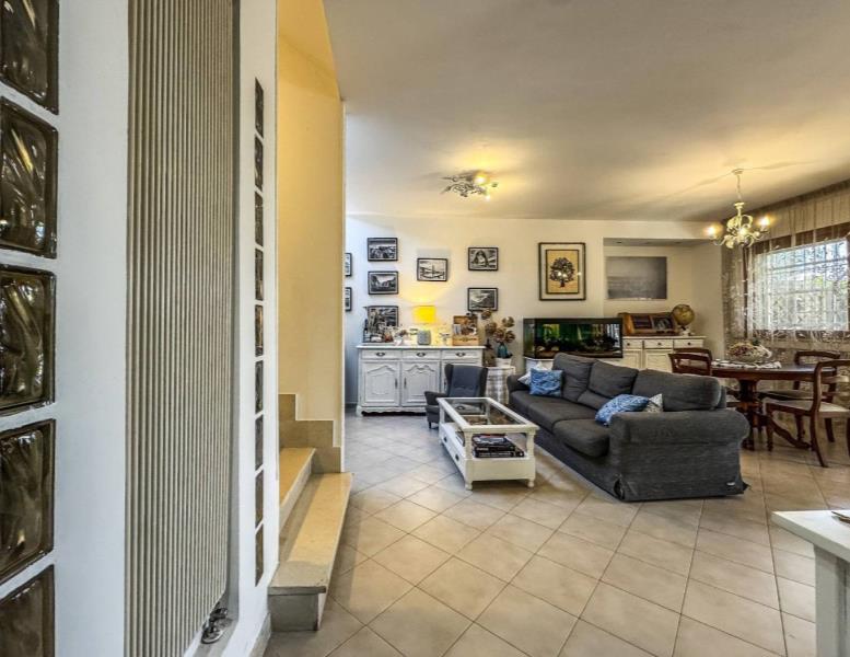 casa indipendente in vendita a Roma in zona Acilia
