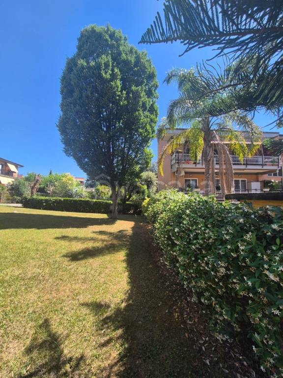 appartamento in vendita a Roma in zona Corviale