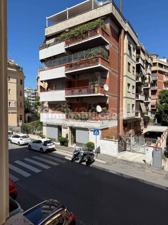 appartamento in vendita a Roma in zona Della Vittoria
