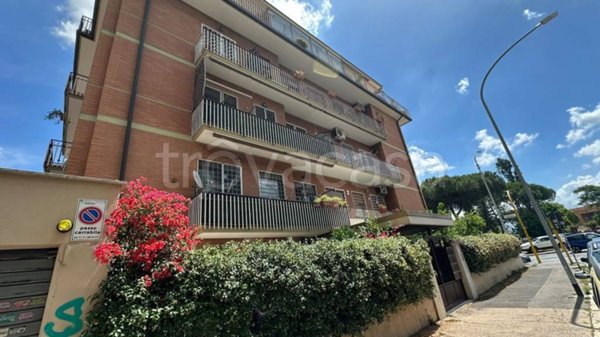 appartamento in vendita a Roma in zona Appio Claudio