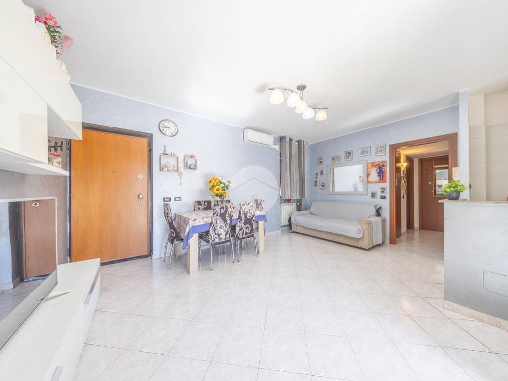 appartamento in vendita a Roma in zona Casal Monastero