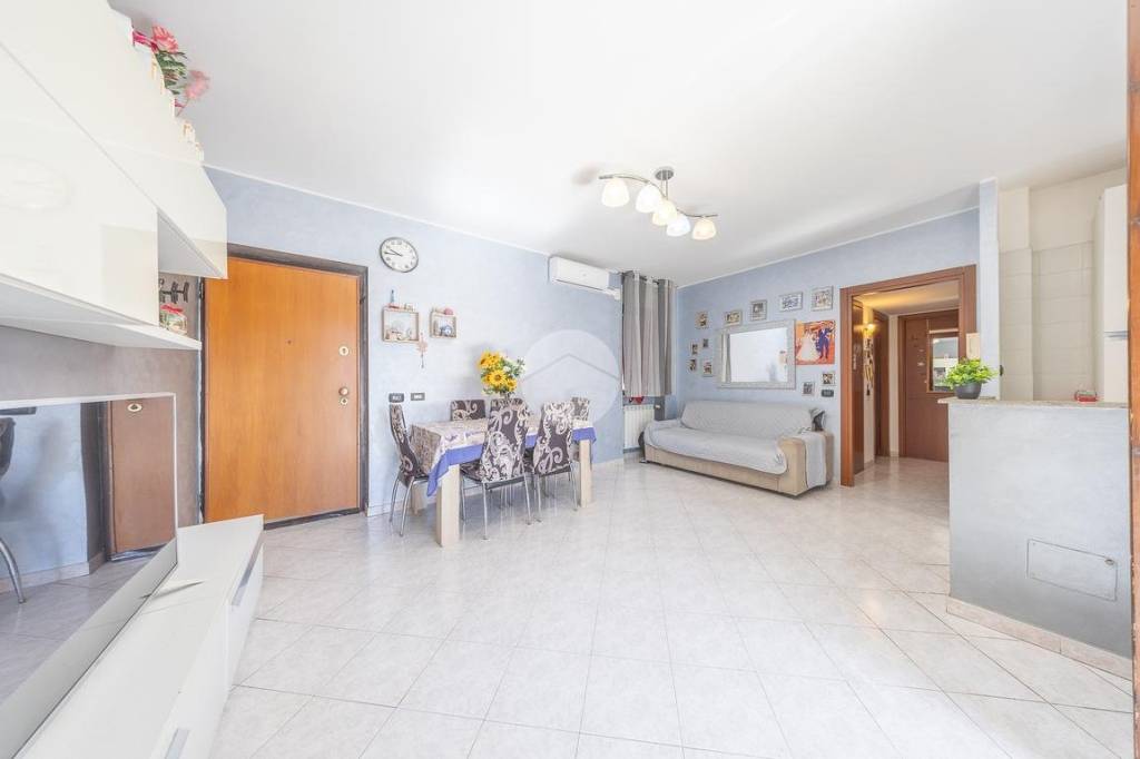 appartamento in vendita a Roma in zona Casal Monastero