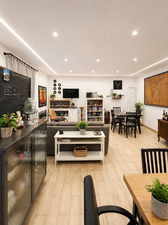 appartamento in vendita a Roma in zona Tuscolano