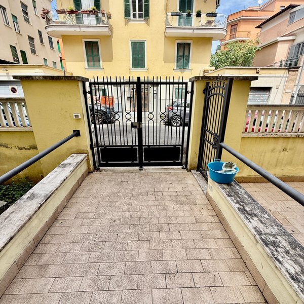 appartamento in vendita a Roma in zona Gianicolense