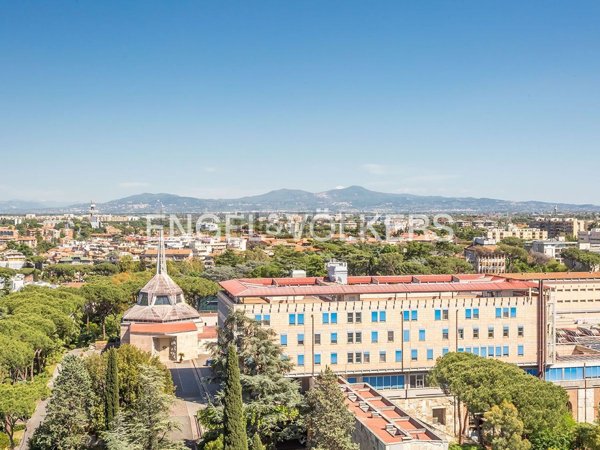 appartamento in vendita a Roma in zona EUR
