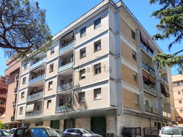 appartamento in vendita a Roma in zona Ostia