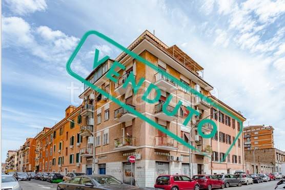 appartamento in vendita a Roma in zona Tuscolano