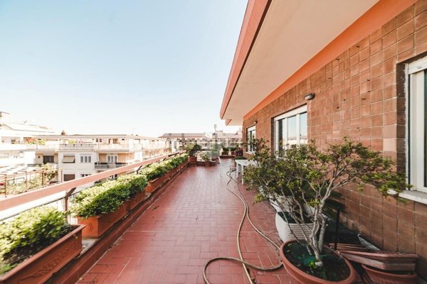 appartamento in vendita a Roma in zona Tor di Quinto