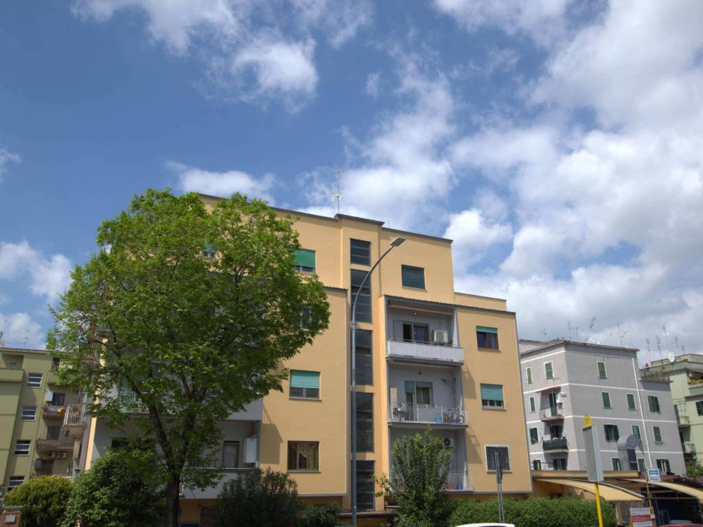 appartamento in vendita a Roma in zona Prenestino-Centocelle