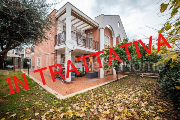 appartamento in vendita a Roma in zona Lunghezza