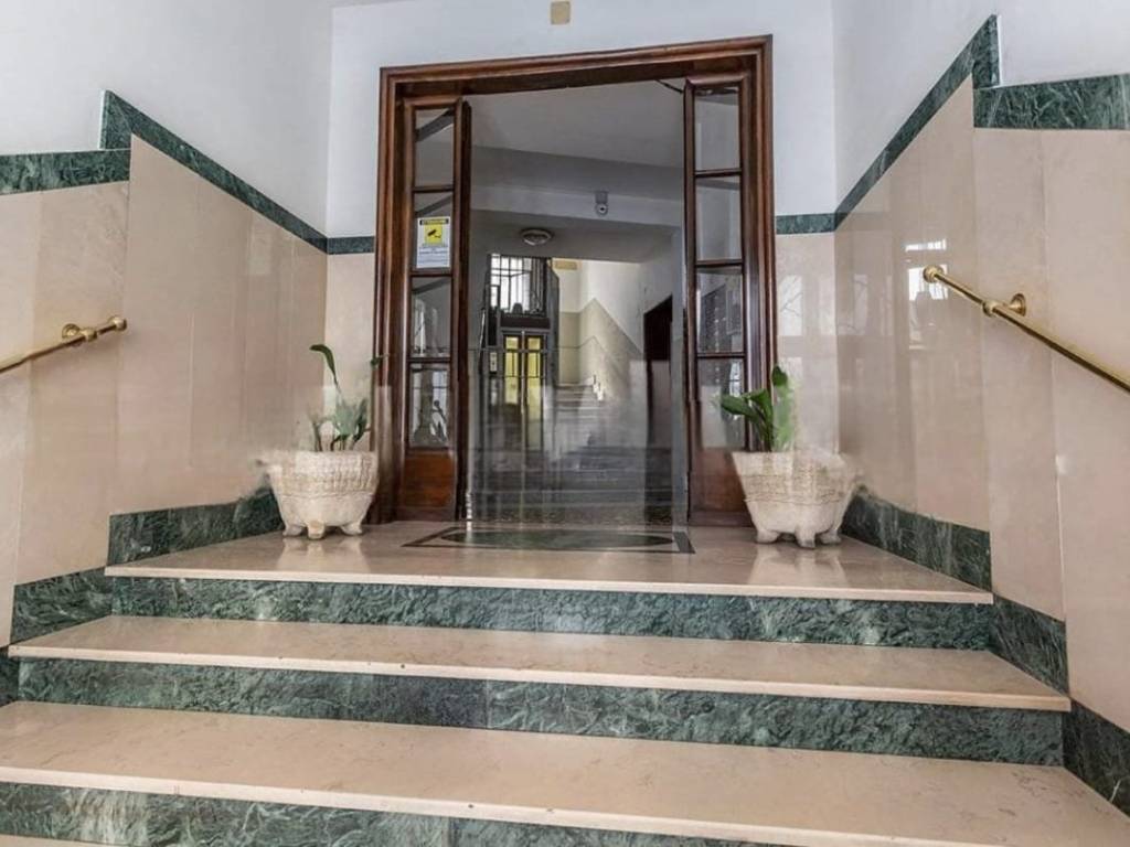 appartamento in vendita a Roma in zona Tuscolano