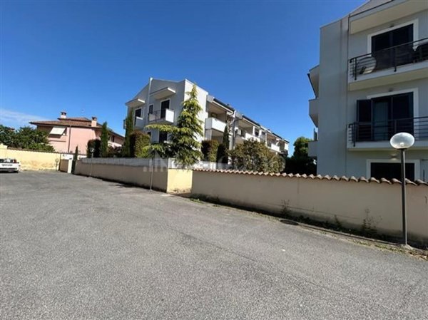 appartamento in vendita a Roma in zona Infernetto