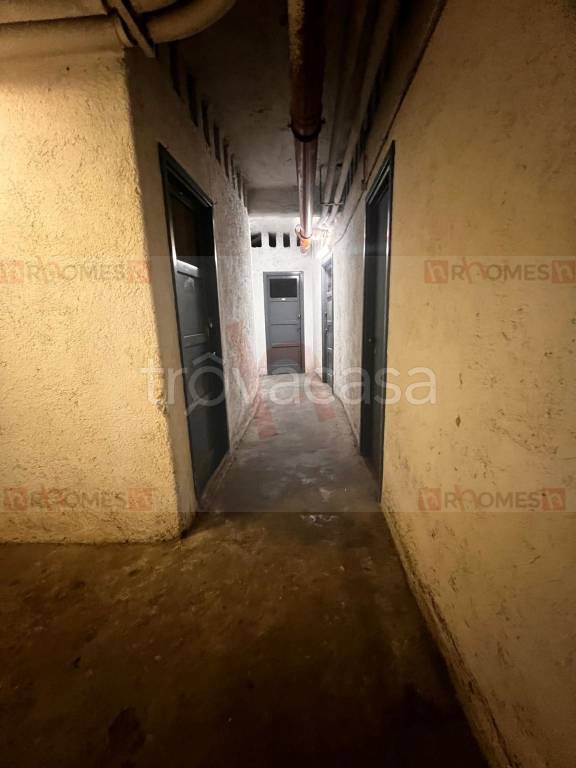 locale di sgombero in vendita a Roma in zona Appio Claudio