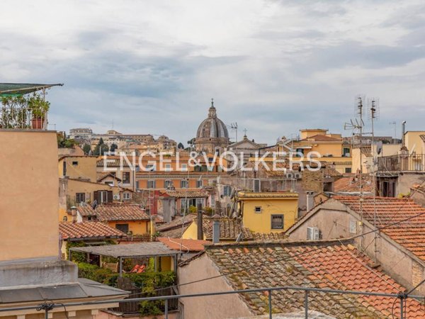 appartamento in vendita a Roma in zona Rione di Ponte