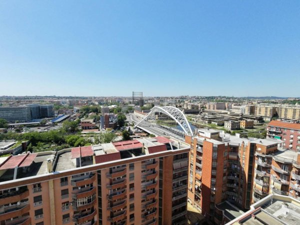 ufficio in vendita a Roma in zona Ostiense