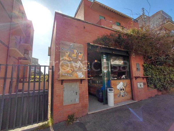 negozio in vendita a Roma in zona Ostia