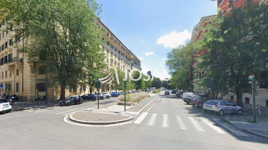 negozio in vendita a Roma in zona Rione Prati