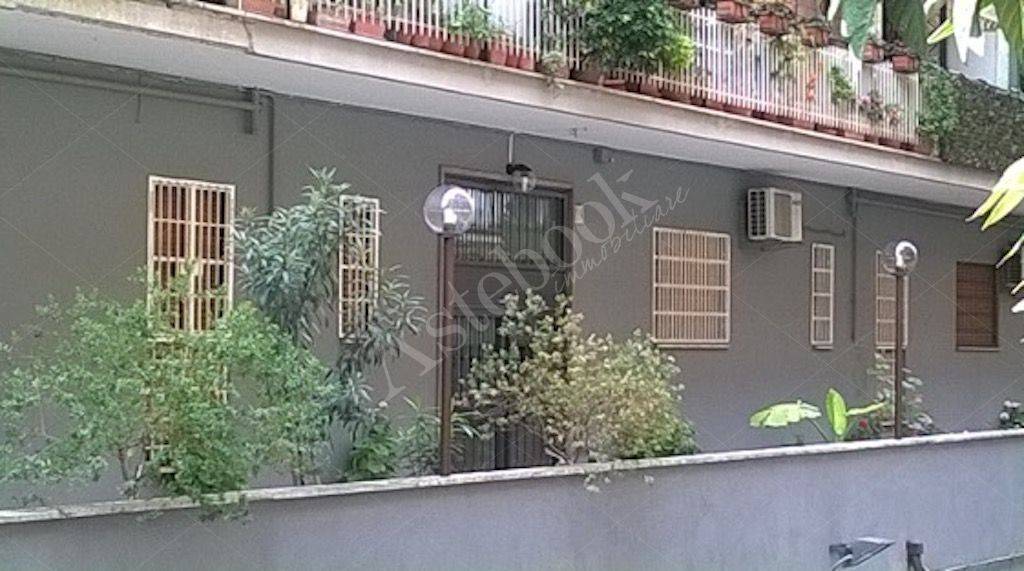 appartamento in vendita a Roma in zona Appio Claudio