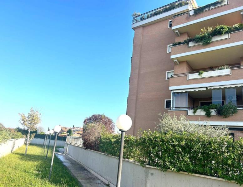 appartamento in vendita a Roma in zona Torrino