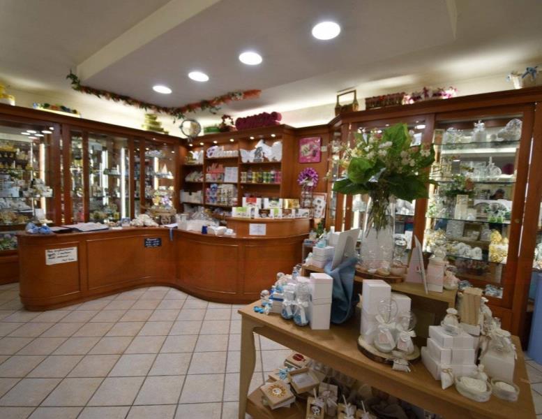 negozio in vendita a Roma in zona Portuense