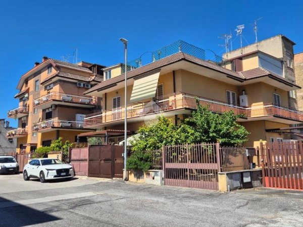 appartamento in vendita a Roma in zona Tor Vergata/Torrenova