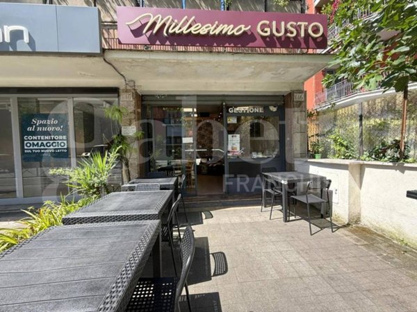 negozio in vendita a Roma in zona Torrevecchia