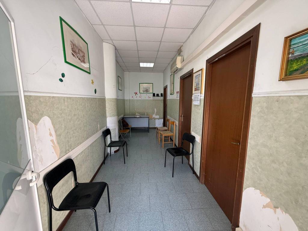negozio in vendita a Roma in zona Ponte di Nona