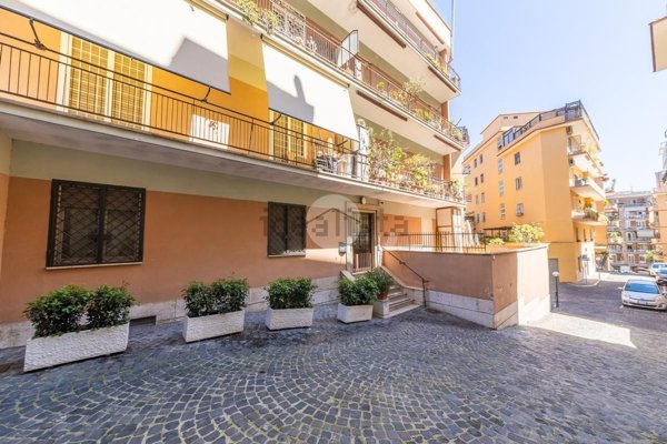 appartamento in vendita a Roma in zona Gianicolense