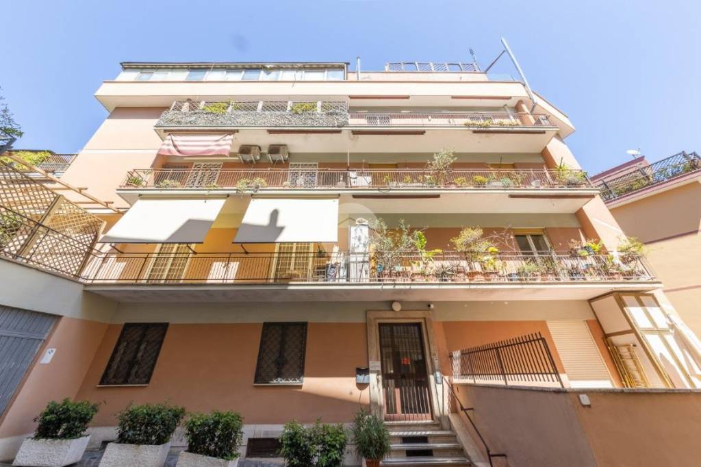 appartamento in vendita a Roma in zona Gianicolense