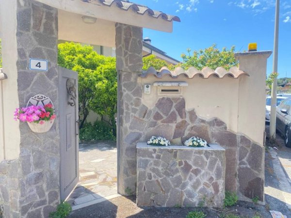 casa indipendente in vendita a Roma in zona Axa
