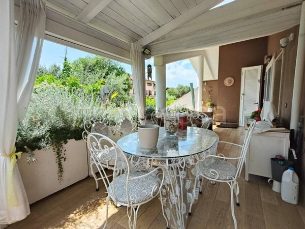 casa indipendente in vendita a Roma in zona Casal Morena