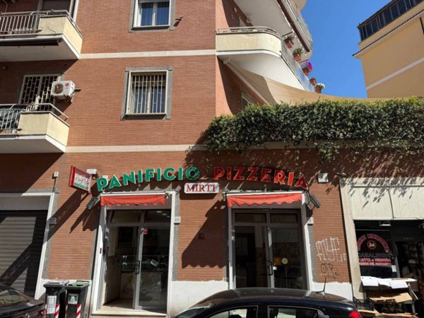 negozio in vendita a Roma in zona Prenestino-Centocelle