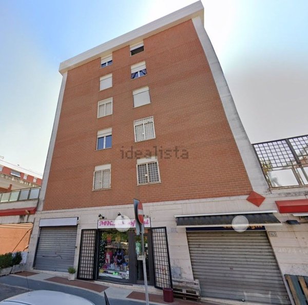 locale commerciale in vendita a Roma in zona Nomentano