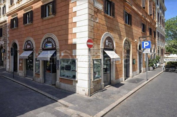 negozio in vendita a Roma in zona Ludovisi/Sallustiano