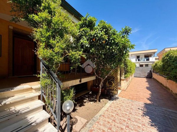 casa indipendente in vendita a Roma in zona Acilia