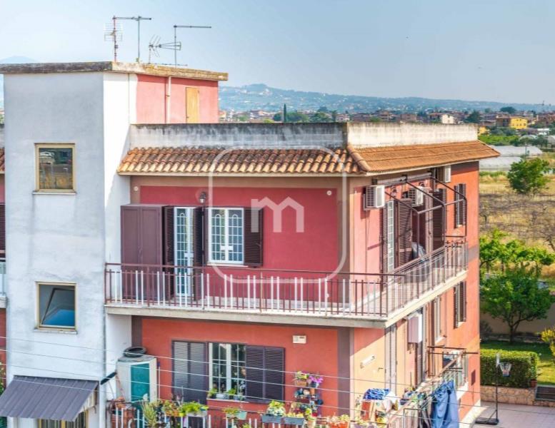 appartamento in vendita a Roma in zona Colle del Sole