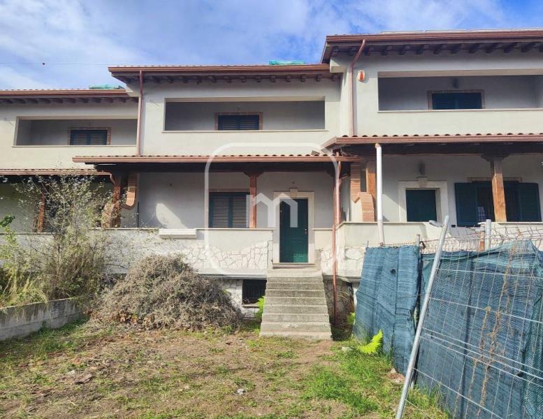 casa indipendente in vendita a Roma in zona Case Rosse
