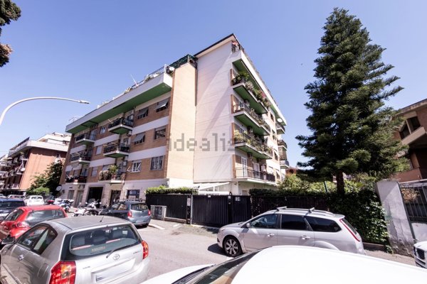 appartamento in vendita a Roma in zona Portuense