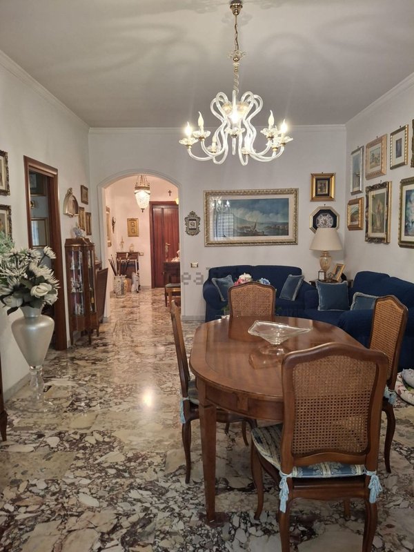 appartamento in vendita a Roma in zona Appio Latino